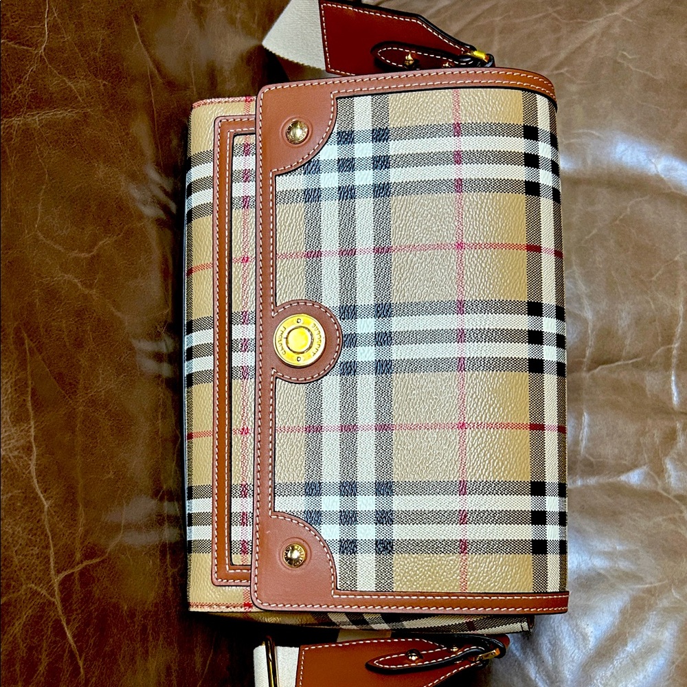 Burberry Tan and Black Plaid Shoulder Bag-perfect condition.